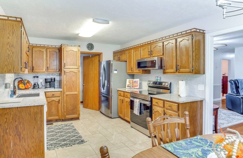 Murfreesboro House | Large Yard & Basketball Hoop: Murfreesboro Home!