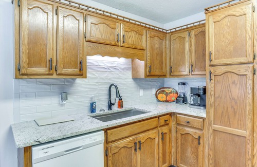 Murfreesboro House | Large Yard & Basketball Hoop: Murfreesboro Home!
