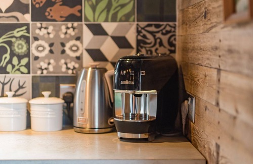 Camber Cottage | Lark Rise by Bloom Stays - a holiday let that sleeps 6 guests in 3 bedrooms