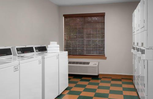 The East Side Hotel | Larkspur Landing Extended Stay Suites South San Francisco