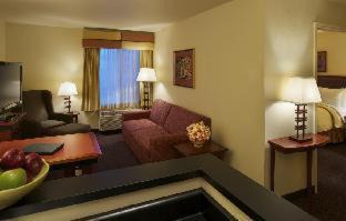 Sacramento Hotel | Larkspur Landing Extended Stay Suites Sacramento