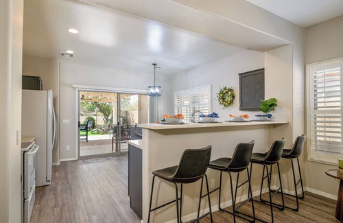 Villages At Queen Creek House | Las Colinas Golf Course! Putting Green, Hot Tub, Outdoor Kitchen & TV!