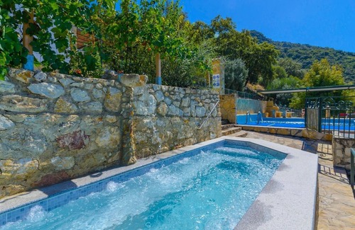 El Bosque Villa | Las Cuevas del Bosque - Las Cuevas by Ruralidays