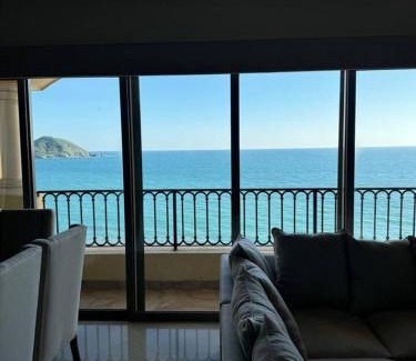 Marina Mazatlan Apartment | Las Gavias frente al mar
