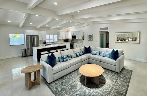 Hendricks and Venice Isles House | Las Olas Escape 6/5-for 12+ Pool-Waterfront