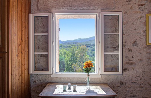 Maureillas-Las-Illas House | Las Piernas - Maison rénovée avec vue montagne