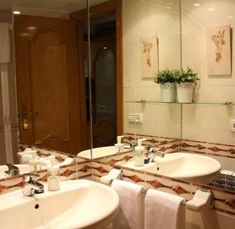 Ainsa Apartment | Las Tres Sorores