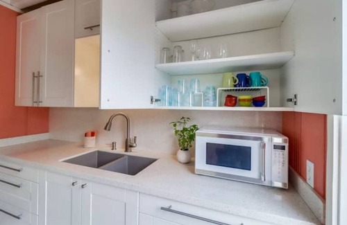 Pacific Beach House | Last Minute June Sale Beach cottage in Pacific Beach