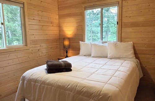 Crosslake Cabin | Last minute? Whitefish Chain Crosslake sleeps 7-9 , kayaks. paddleboards!