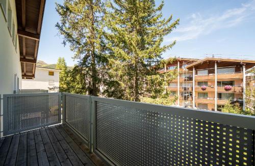 Arosa Apartment | Latschüel by Arosa Vacations, Familienwohnung im Zentrum mit Privatparkplatz