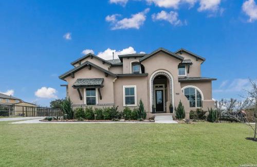 Helotes House | Launch Pad- A Birdy Vacation Rental