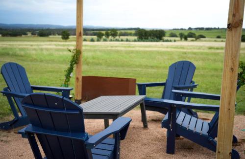 Fredericksburg House | Laurel Court Cottages- A Pickleball Getaway