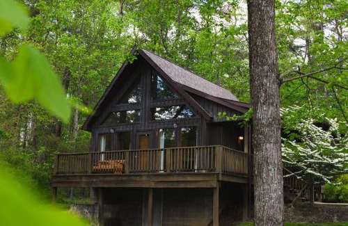 Logan House | Laurelwood - by The Chalets