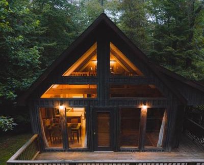 Logan House | Laurelwood - by The Chalets