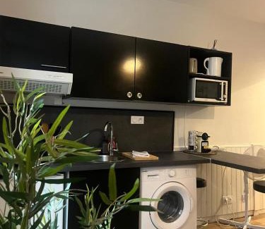 Marengo - Jolimont Apartment | Laurema's BnB