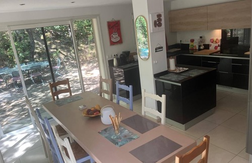 Lauris Villa | Lauris Villa Paradis sur un Grand Park de 1, 5 Hectars en Retrait de la Route