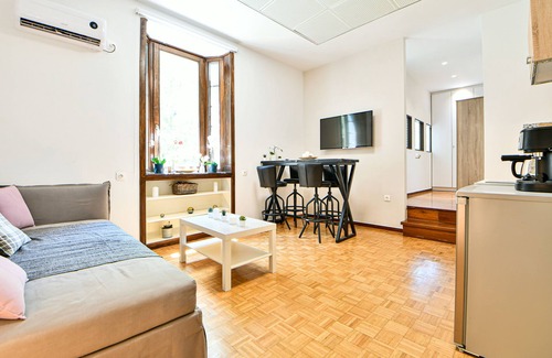 Ilisia Apartment | Lavatera boutique bnb aprt for 4 in Central Athens near Concert Hall