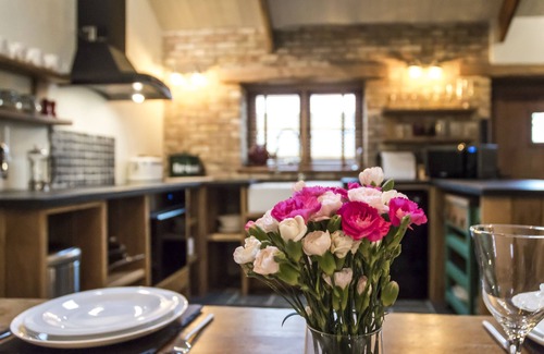 Tiers Cross House | Lavender - Luxurious Barn Conversion