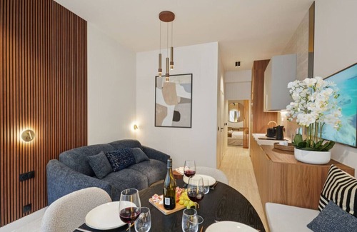 Grenelle Apartment | Lavie Maison : Hot Tub near Eiffel Tower
