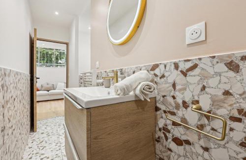 Gambetta Apartment | Lavie Maison Hot Tub Seaside Flat