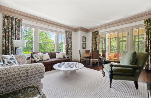 Dedham House | Lavish Boston Mansion For Short And Mid Term Stays