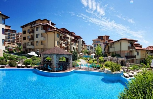 Sveti Vlas Apartment | Lavish, Poolside 2 Bed Apt at Garden of Eden