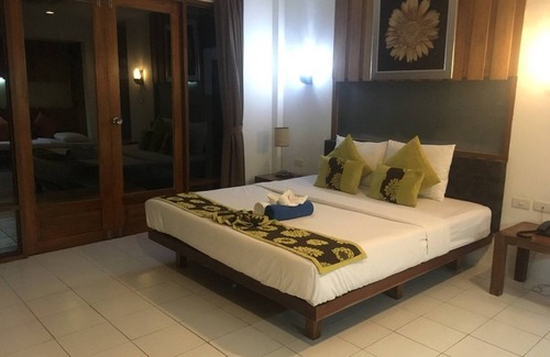 Pak Nam Pran Hotel | Lawana Escape Beach Resort