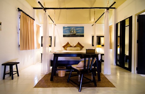 Pak Nam Pran Hotel | Lawana Escape Beach Resort