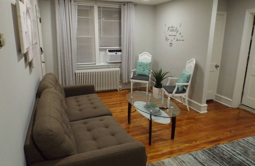 Foxcroft Square Apartment | Lawndale Philly Cozy & Renovated 2 Beds 1 Bath