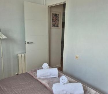 Laxe Apartment | Laxe Piso Sol - Wifi y Netflix