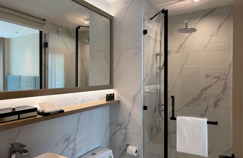 Choeng Thale Hotel | Laya Suites & Residences