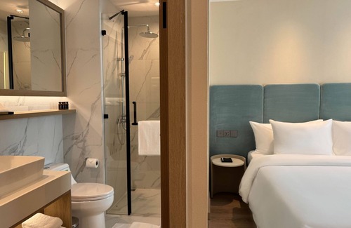 Choeng Thale Hotel | Laya Suites & Residences