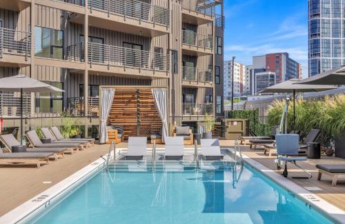 Downtown Nashville House | Laylas Nashville Retreat with Pool Walk to Broadway