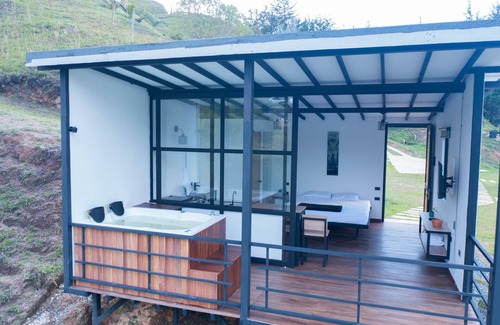 El Penol Cabin | Laze Lake