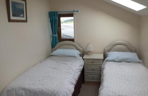 Flouch House | Lazy Daisys