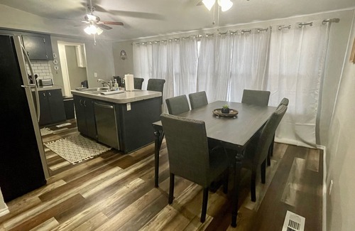 Mead House | "Lazy Days" less than 10 minutes from Lake Texoma and Choctaw Casino