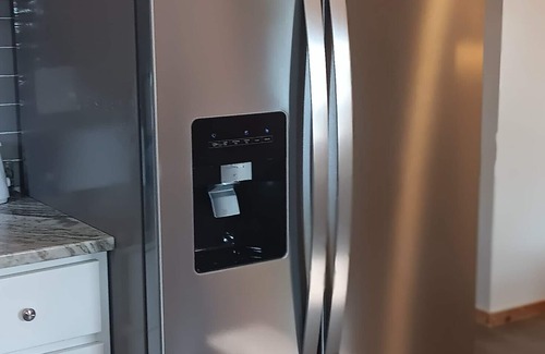 Ashtabula Cabin | Lazy Dayz Cabin, 3 bedrooms, 2 baths with views of Lake Erie.