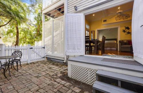 Historic Seaport House | Lazy Gecko by AvantStay Walk to Duval St in Key West Month Long Stays Only