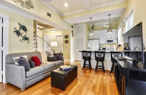 Historic Seaport House | Lazy Gecko by AvantStay Walk to Duval St in Key West Month Long Stays Only