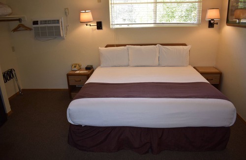 Three Rivers Hotel | Lazy J Ranch Motel