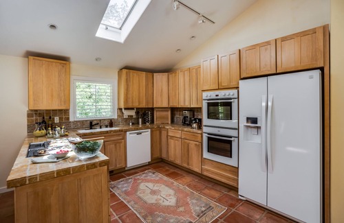 Santa Rosa House | León by AvantStay | Private Breathtaking Character Cottage w/Pool & Hot Tub