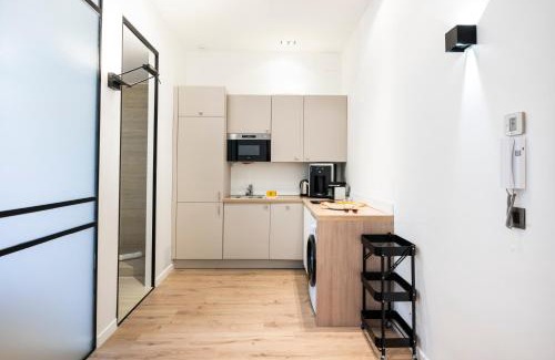 Cannes City Centre Apartment | Le 121 - LOFT design Rue d'Antibes
