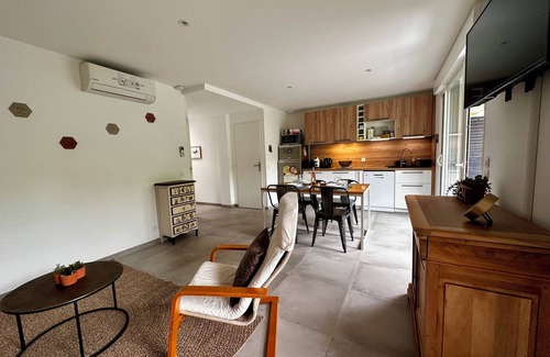 La Roque-d'Antheron Condo | Le 27 Grimaldi, quiet 50m2 one-bedroom apartment 5 minutes from the Piano Festival