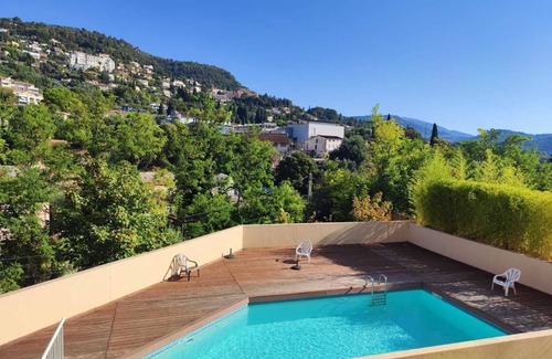 Grasse Apartment | Le 410 Renovated apartment in Grasse quiet neighborhood near the center