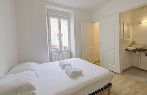 Madeleine - Saint-Leonard Apartment | Le Bacchus - Appartement moderne