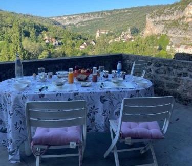 Cabrerets Bed & Breakfast | le balcon de Cabrerets