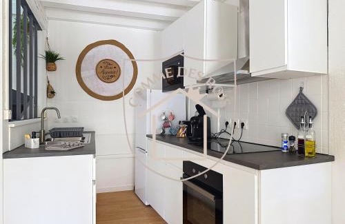 Dourdan House | Le Balcon des Rois