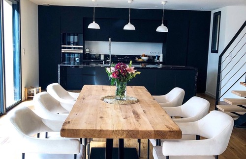 Le Beausset Villa | Le Beausset contemporary villa 140 m2 in the countryside with swimming pool. Beaches 8km away.