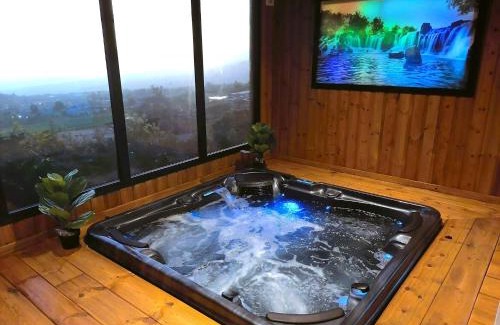 La Plaine des Cafres Villa | Le Belvédère du Piton Hyacinthe grande villa capacité 22 personnes avec vrai jacuzzi billard trampoline babyfoot