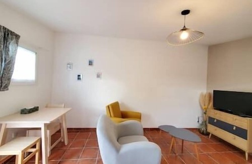 Le Bourg Apartment | Le Bleu Mimosa